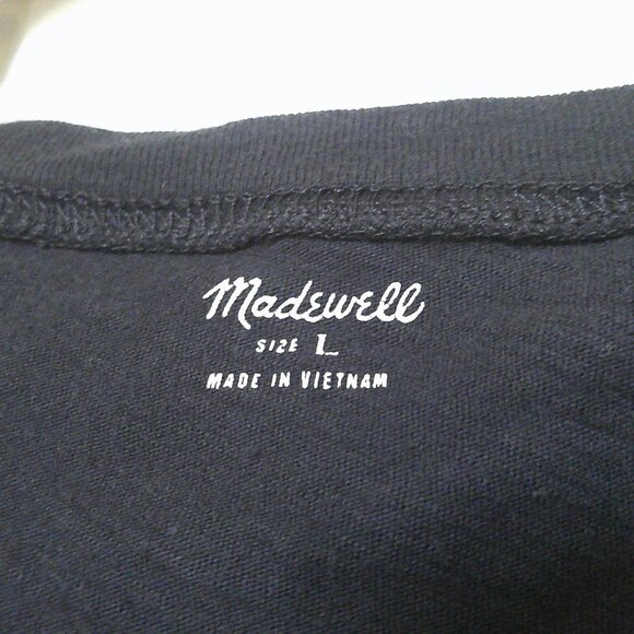 Madewell Women's Black Pocket Tee - Size Large - EUC - Picture 4 of 6